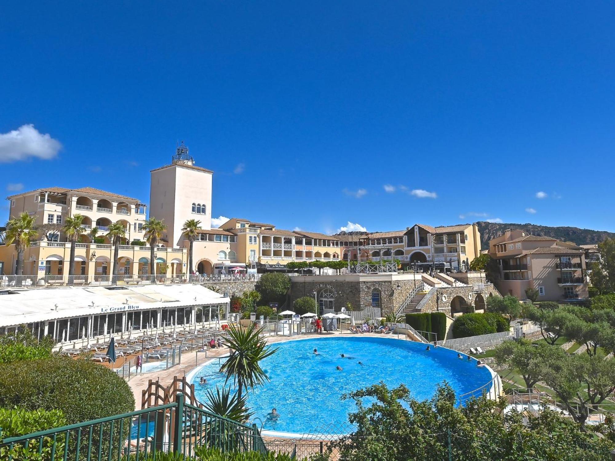 Apartment Village Cap Esterel - Le Village-53 By Interhome Saint-Raphaël Exterior foto