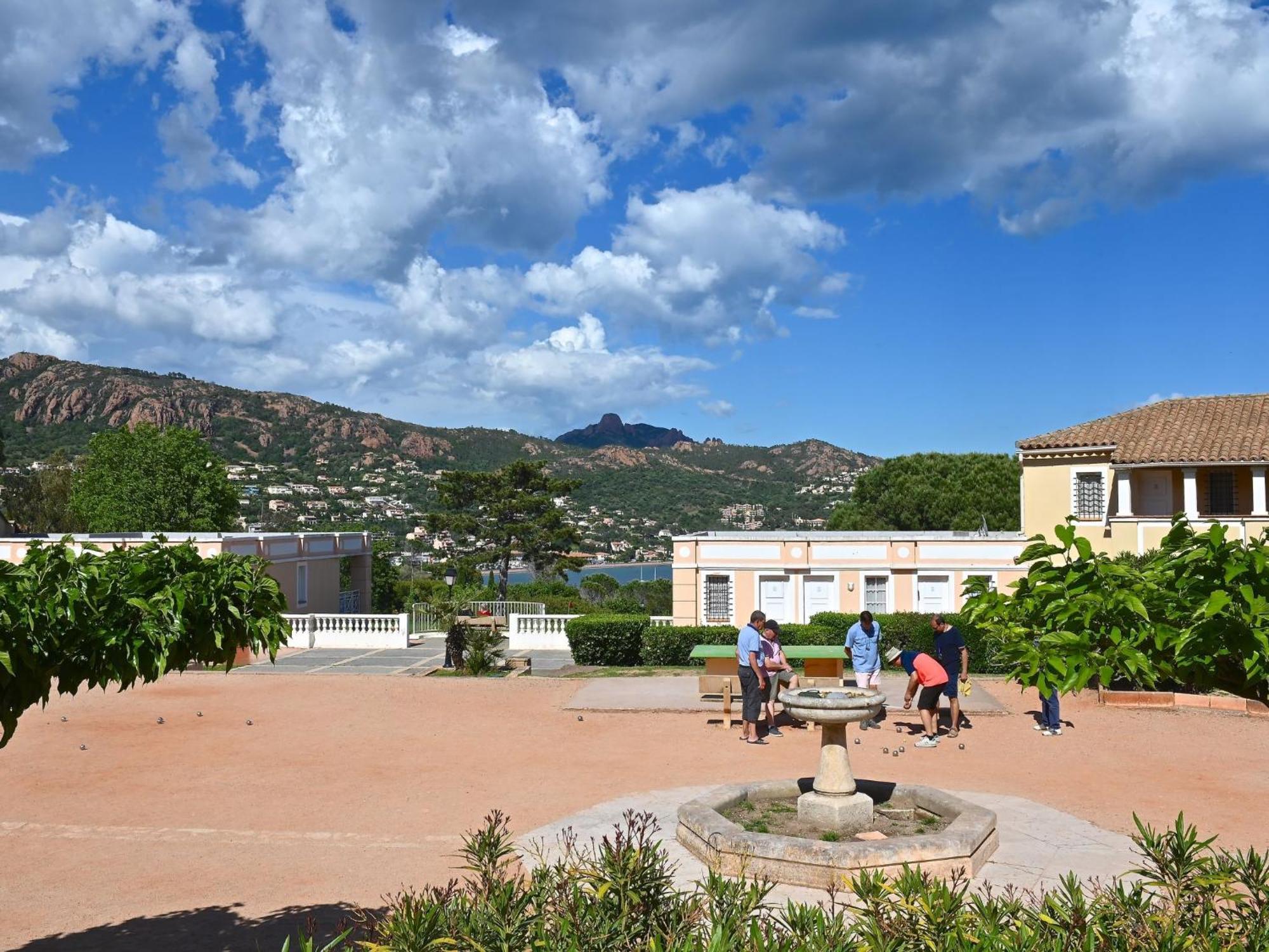 Apartment Village Cap Esterel - Le Village-53 By Interhome Saint-Raphaël Exterior foto